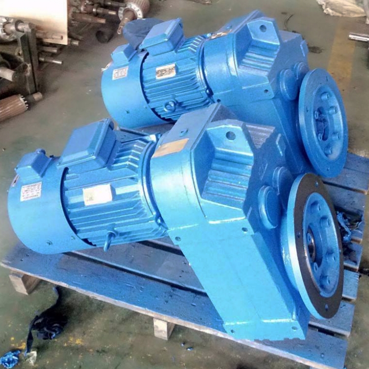 如何預(yù)防蝸輪蝸桿減速機(jī)油封漏油的情況