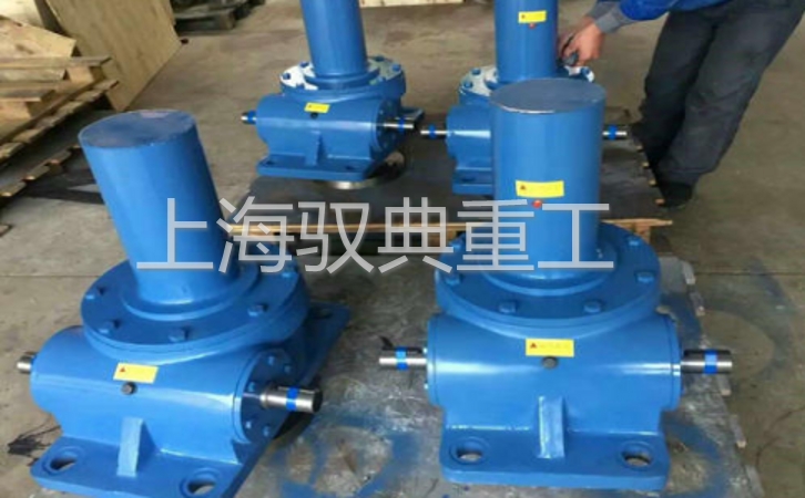 渦輪絲桿升降機(jī)有多少種系列_上海馭典升降機(jī)
